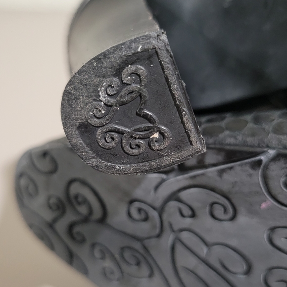 Brighton Ravish Snake Embossed Mules Black Size 6M Minor Wear Embellished - Picture 10 of 14